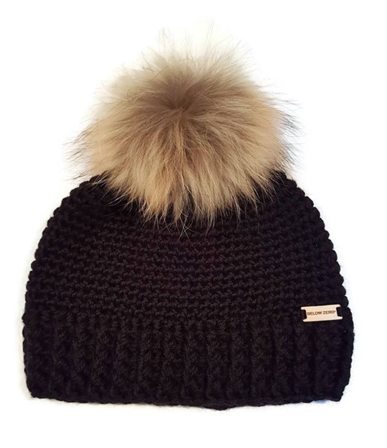 Hat Size Adult Large Winter Hat with removable fur pompom Tuque d/'hiver avec pompon d\u00e9tachable