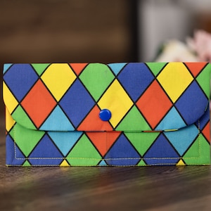 Monedero hecho a mano, tarjetero, billetera para mujer, monedero con compartimentos interiores. Diseño arlequín multicolor - CP42