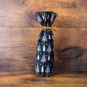 Reusable, Washable Eco-friendly Christmas Fabric Bottle Gift Bag. Christmas Tree Design Bottle Bag. Ideal for Wine, Champagne