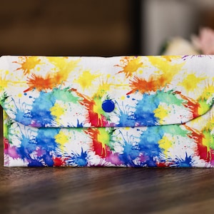 Monedero hecho a mano, tarjetero, billetera para mujer, monedero con compartimentos interiores. Diseño de salpicaduras de pintura - CP47