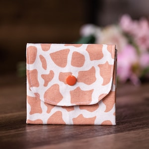 Portamonete fatto a mano, porta carte, mini portafoglio da donna, borsa per bambini con 3 scomparti. Design astratto rosa/crema-CP22