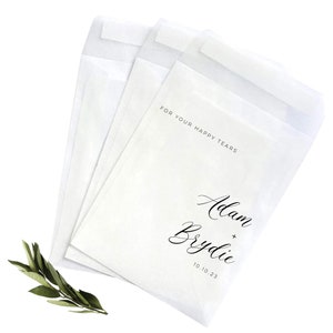Personalized Wedding Tissue Packets: Eco-Friendly Favor