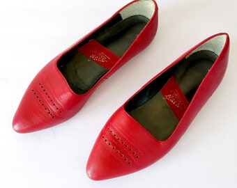 Vintage Pointy Toe Red Leather Flats Size 7.5 - Classic Retro Shoes