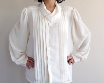 Vintage Off White Pleated Collared Blouse - Classic Elegance