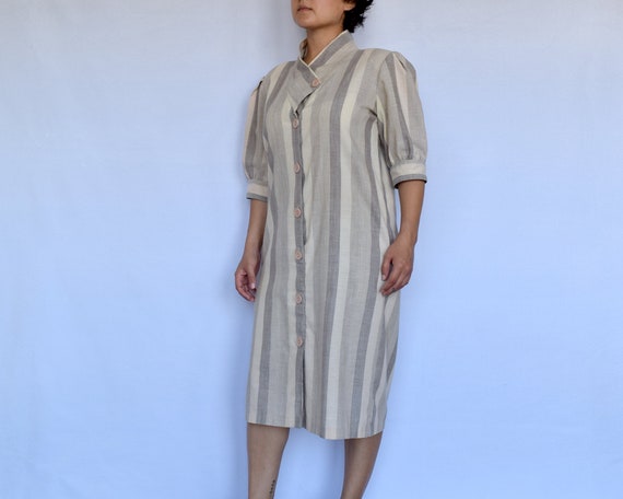 light beige and gray minimalist 1980s shirtdress … - image 4