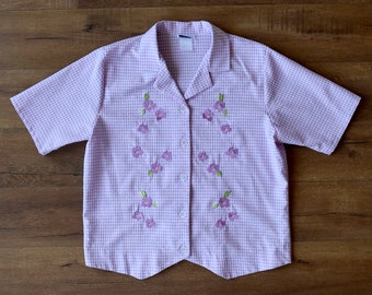 chemise à carreaux vintage brodée de fleurs violet pastel