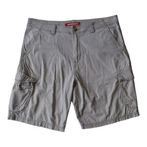 Classic Beige Cargo Shorts - Men&#39;s Size 38 - Unionbay Collection