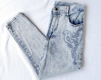 Vintage 80s Acid Washed High Waisted Mom Jeans - Retro Denim Fashion