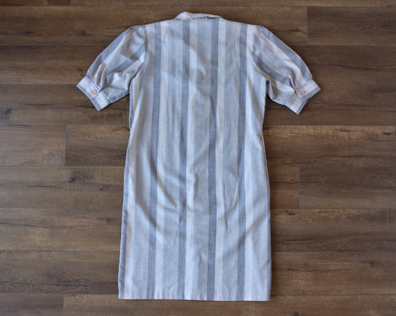 light beige and gray minimalist 1980s shirtdress … - image 7