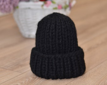 Sombrero de punto negro Sombrero de hilo grueso Sombrero de punto grueso Sombrero de punto para hombres Sombrero grueso Sombrero grueso Sombrero de invierno Sombrero unisex Gorgo de punto grueso Gorro negro