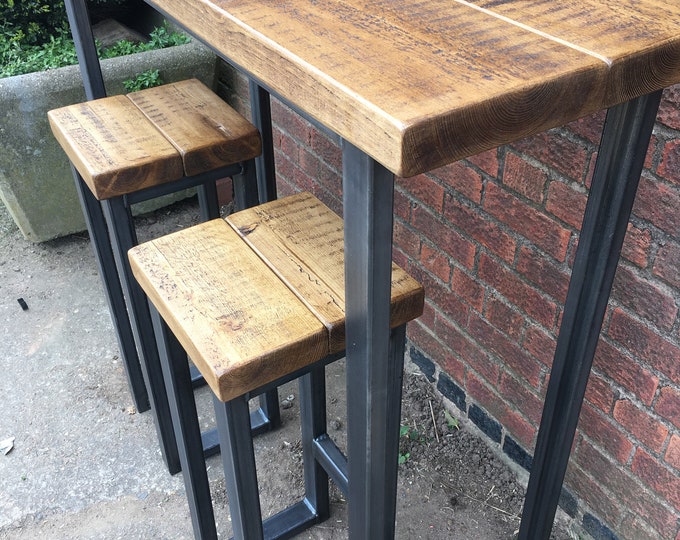 Industrial Style Breakfast Counter With Matching Stools