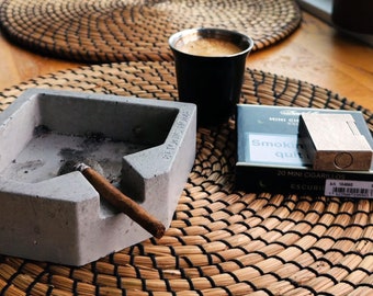 Concrete Ashtray with Cigar Rest, Concrete Cigar Tray, Ashtray Suitable for Large Size Cigar, Mancave Cigar Accessory, Cigar Lovers Gift