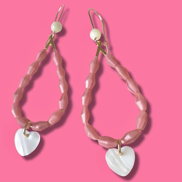 Coeur en Nacre, boucles d'oreilles  dormeuses avec gouttes en perles rose