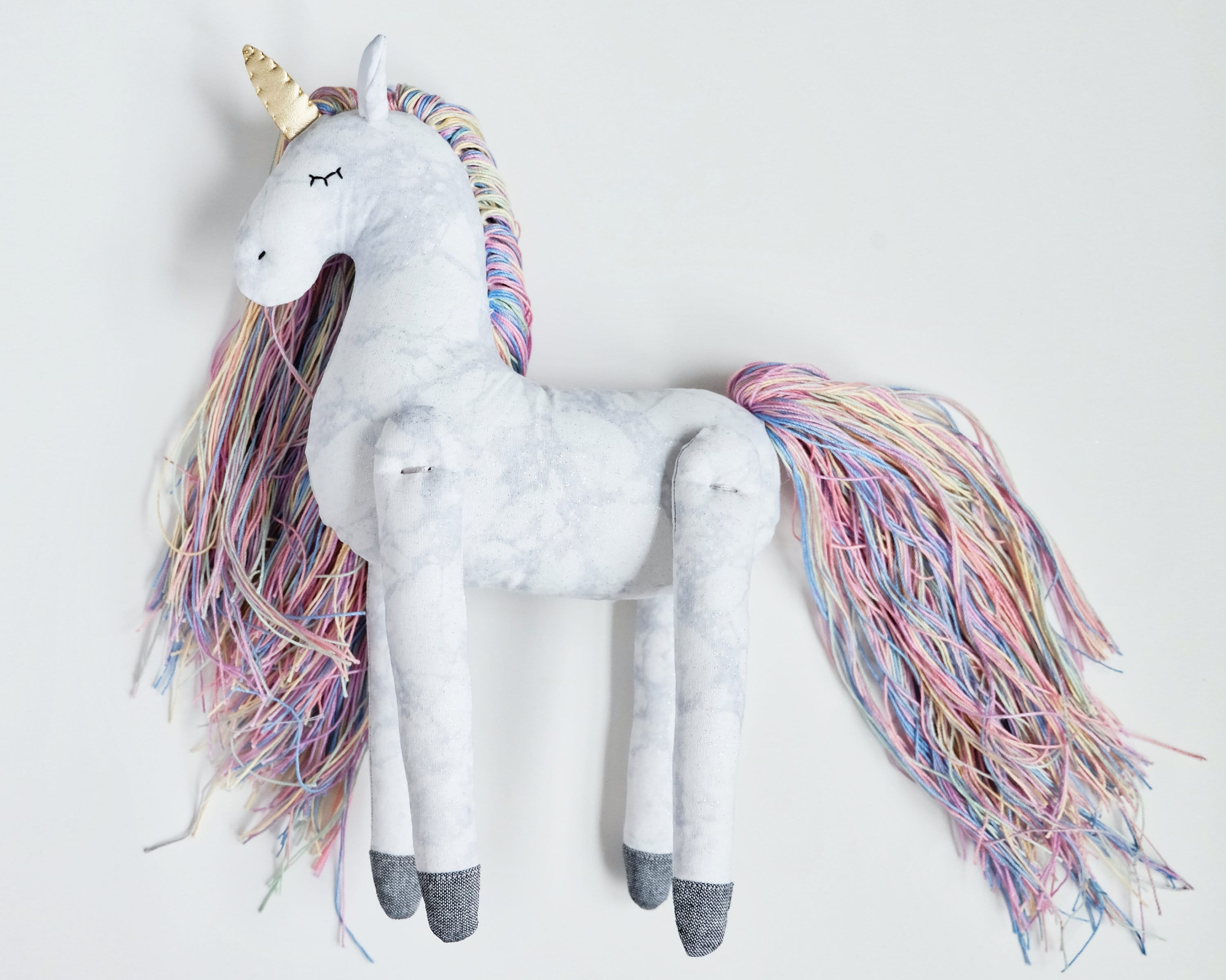 Wildflower Toys Wildflower Toys Unicorn Sewing Kit For Girls - Felt Craft  Kit For Beginners - Makes 2 Glitter White Felt Stuffed Unicorns  Art_Craft_Kit 