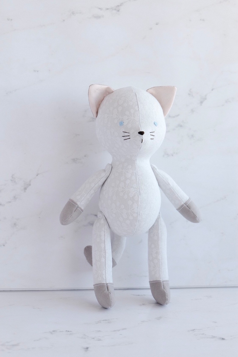 Cat with dress pattern and tutorial. 7 tall 18 cm image 5