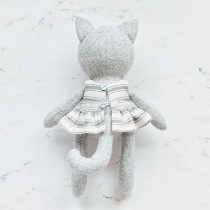 Cat with dress pattern and tutorial. 7 tall 18 cm image 3