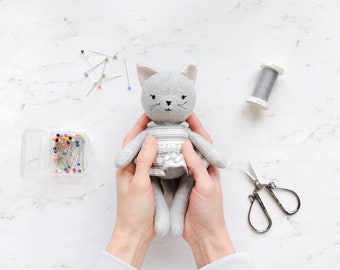 Cat with dress pattern and tutorial. 7" tall ( 18 cm )