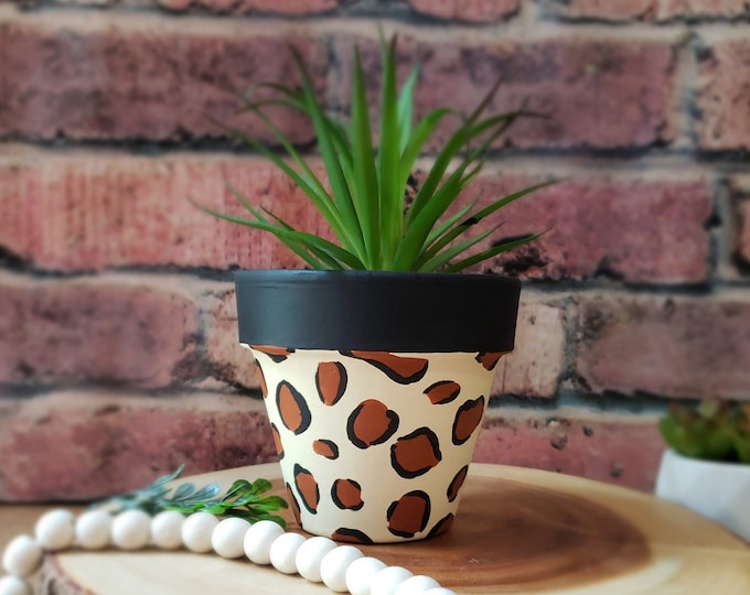 leopard print terra cotta pot; flower pot and saucer; leopard print; cheetah print; hand painted pot; terra cotta pot with lid