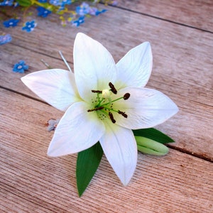 White lily hair pin Wedding hair pins Flowers hair pin Bridal Hair pin Lily hair flower White Hair Pins Wedding Accessories Floral hair