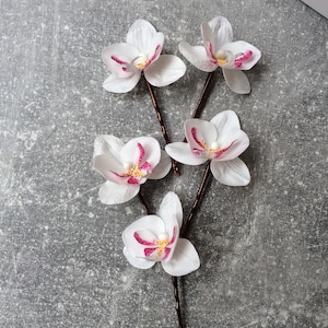 White orchid hair flower bobby pins Orchid hair piece Tropical headpiece Wedding hair accessories Orchid headpiece Tropical hair flowers