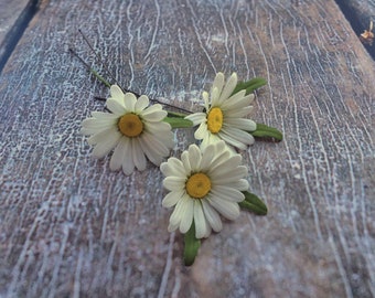 Daisy hair pins White daisy hair flower Wedding hair piece Wedding hair flower accessories Summer flowers Rustic wedding Daisy headpiece