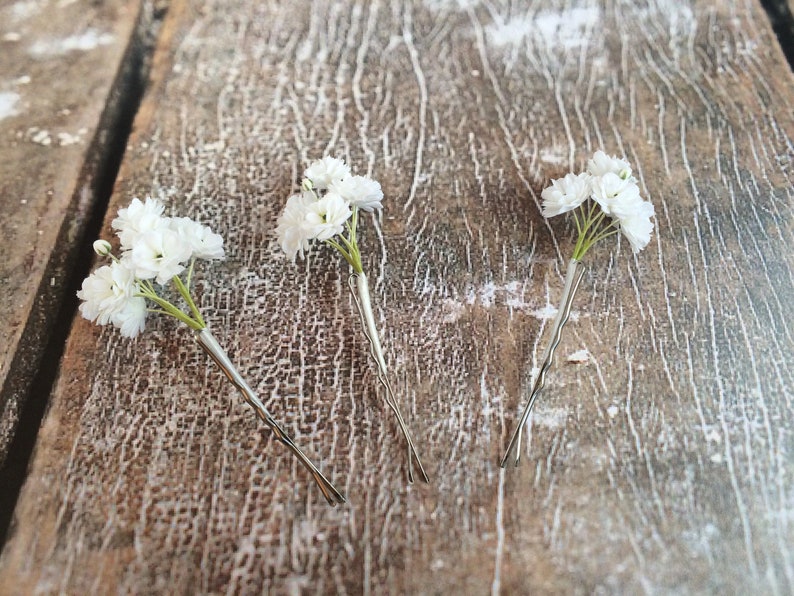 Gypsophila hair pins Babys breath wedding hair piece Bridal hair pins Wedding hair accessories White flowers Botanical wedding Floral hair