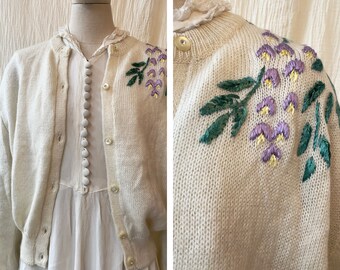 Vintage 1980’s wool acrylic mix white cardigan with embroidered flower details size S/M