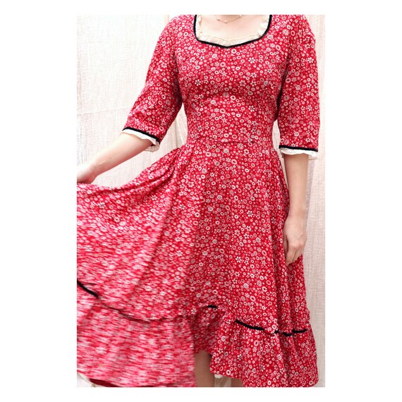 1970's Vintage floral cotton prairie style midi dr