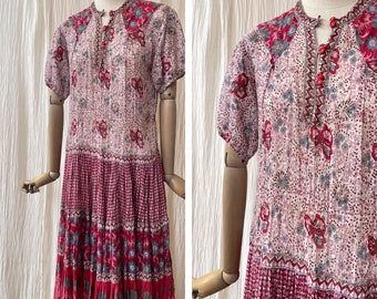 Vintage-Kleid aus den 1970er Jahren mit Blockdruck aus indischer Baumwolle und goldenem Stempel, Größe S/M