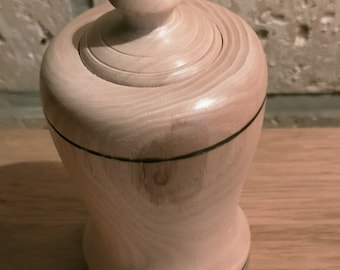 Small pot with lid