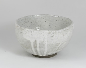 Matcha bowl with white glaze // Chawan // Tea bowl // 茶碗