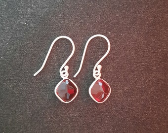 Vintage 925 silver and garnet dangle earrings