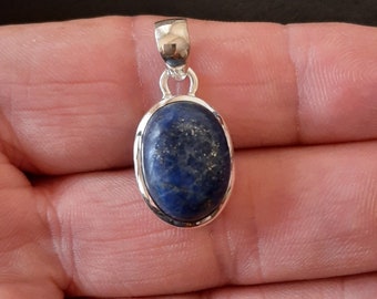 Sterling silver and lapislázuli vintage pendant