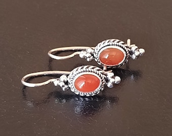 Women&#39;s earrings in 925 silver and carnelian