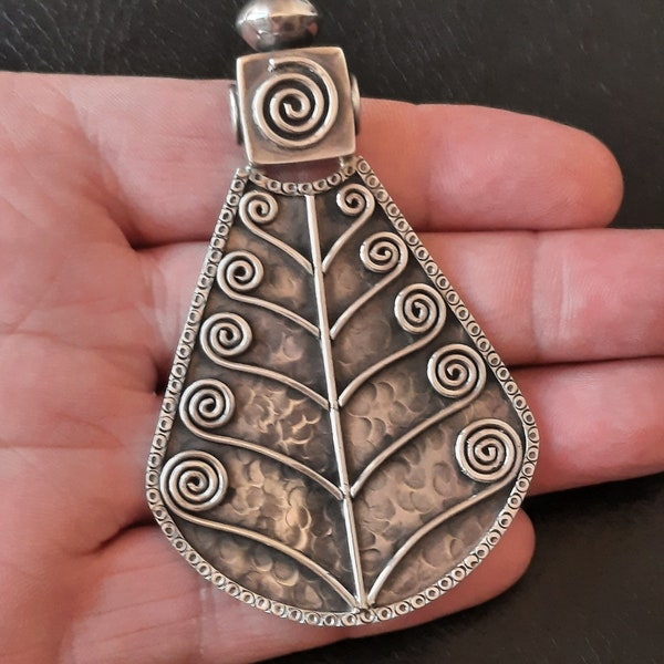 Sterling silver pendant with India tree of live