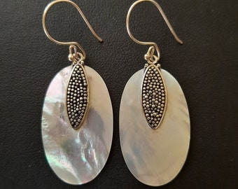 Mother of pearl and 925 silver earrings made in Bali