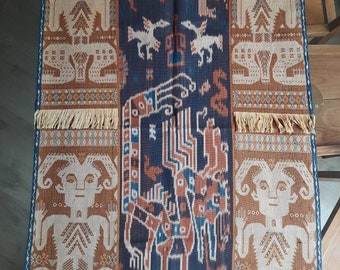 Sumba Ikat Pahikung Hiamba handmade in Indonesia
