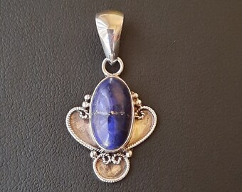 Handmade vintage 925 silver and lapis lazuli pendant