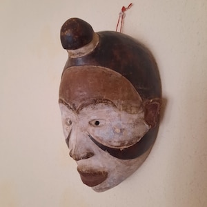 Maschera africana Punu di legno