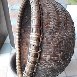 Round bamboo basket, vintage handicraft from Borneo image 9