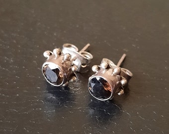 Studs earrings of silver 925 and smoke quartz hand made