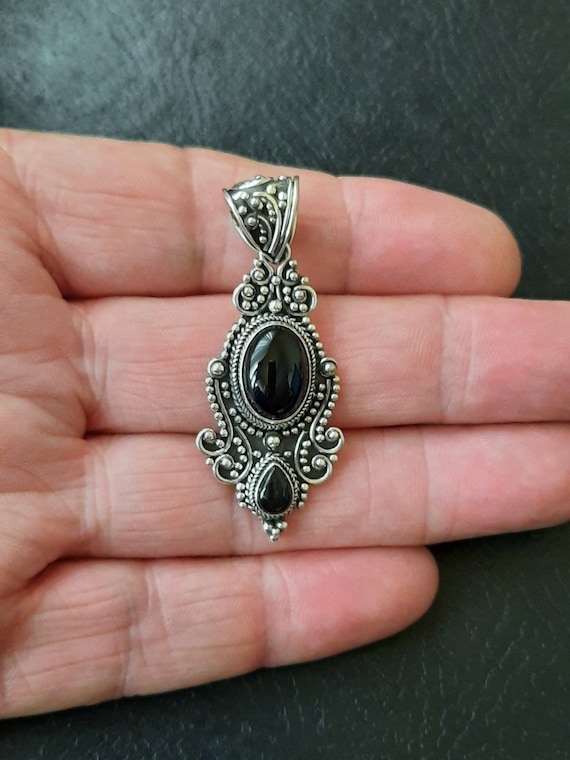Colgante vintage de plata 925 con piedra negra, joyería artesanal para mujer