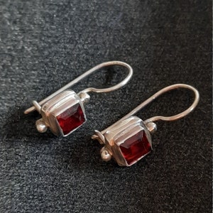 Sterling silver and garnet dangle wire earrings, hand made in Bali image 3