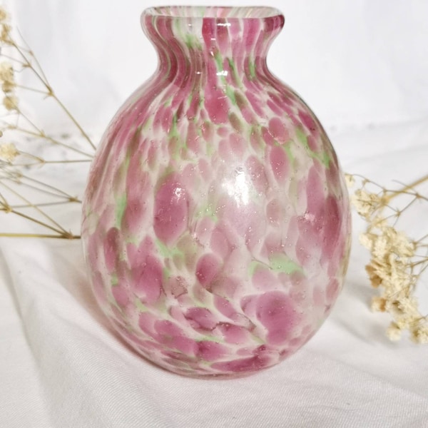 Jarrón de vidrio italiano de mediados de siglo Vidrio de uranio y vidrio rosa 1960 Diseño Modernista Bauhaus Ball Vase