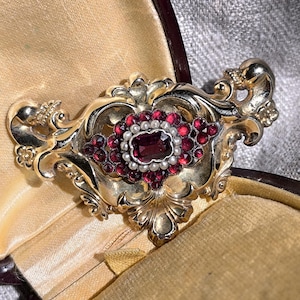 Antique 585 gold brooch with almandine garnet & seed pearls Biedermeier Handmade unique piece 14k