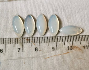 5 pcs. Original Art Nouveau Opalite Glass Stones Cabochon 1920 Antique Rhinestone Repair Collector Jewelry lamp work Idar Oberstein