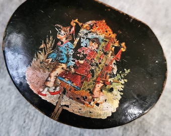 Antieke papier-maché doos van rond 1900, prachtige Chinese sprookjesdoos
