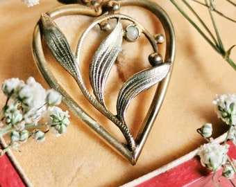 Art nouveau Lily of the Valley / Snowdrop Chains Pendant charm true vintage Gold Doublé Seed Pearl around 1900 heart Medallion Gift love
