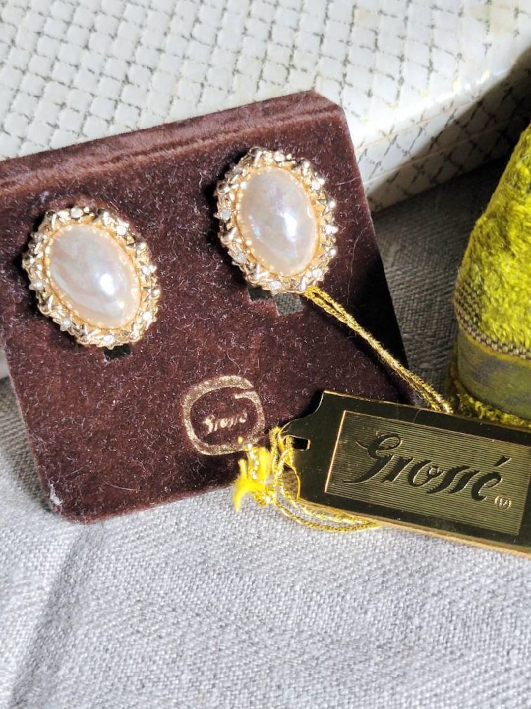 Broches de oreja de Alemania Grossè con pantalla y sello alrededor