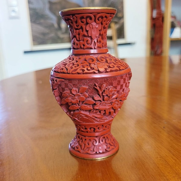 Antike Chinalack Vase Jugendstil Geschnitzt mit Emaille in blau Asiatika Rot cottage Landhaus Blumenvase Deko Objekt Unikat  Design Rotlack